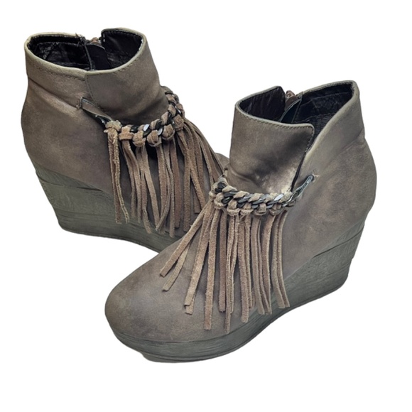 Sbicca Vintage Collection Suede Fringed Platform Wedge Booties Boots - Picture 7 of 12